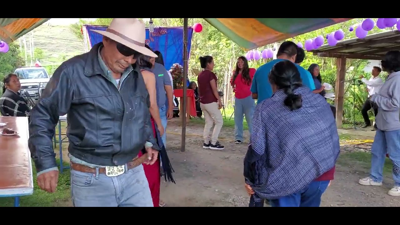 Bailando puros pasitos Mixtepecano 2024