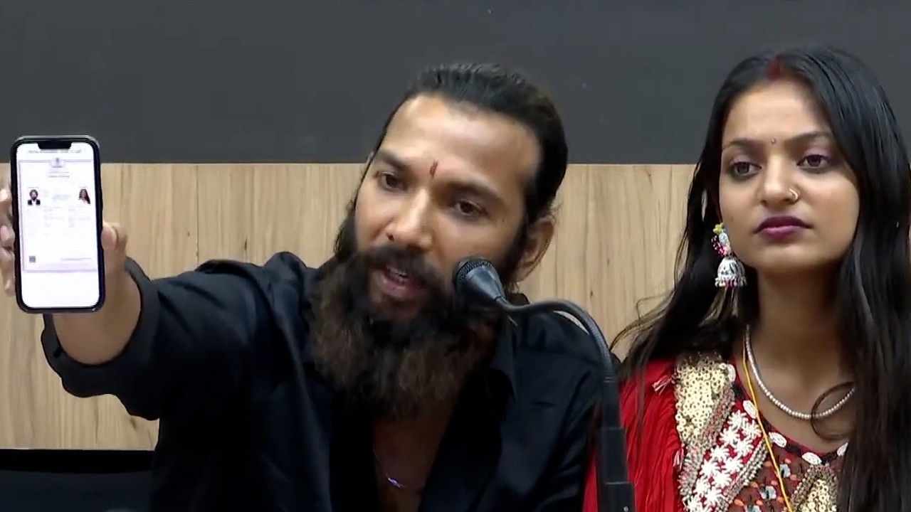 Kumbh Mela Monalisa Bhosle With Husband FarmanKhan React To Love Jihad Controversy | MS Bollywood