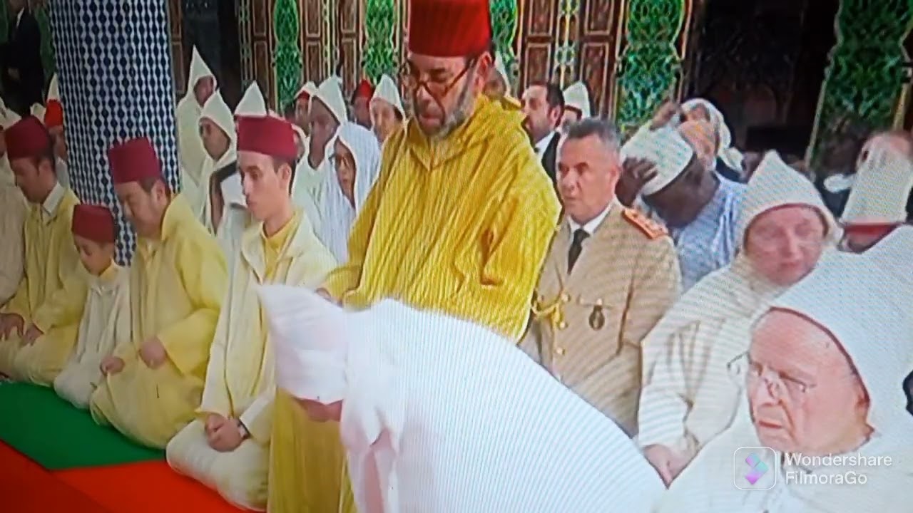 امير المؤمنين نصره الله يؤدي صلاة العيد في مدينة تطوان