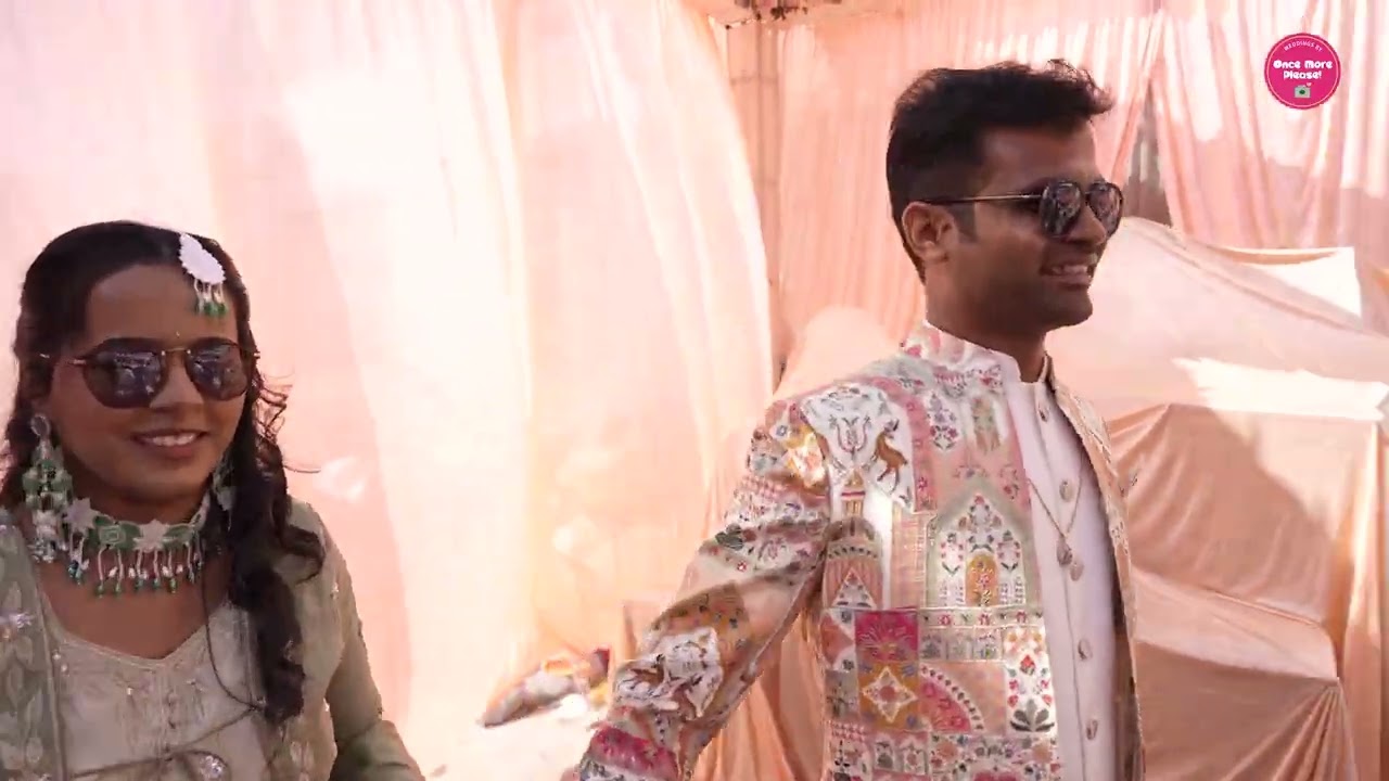 Coolest Haldi Carnival Flashmob Entry by Family | #ManKiGunj