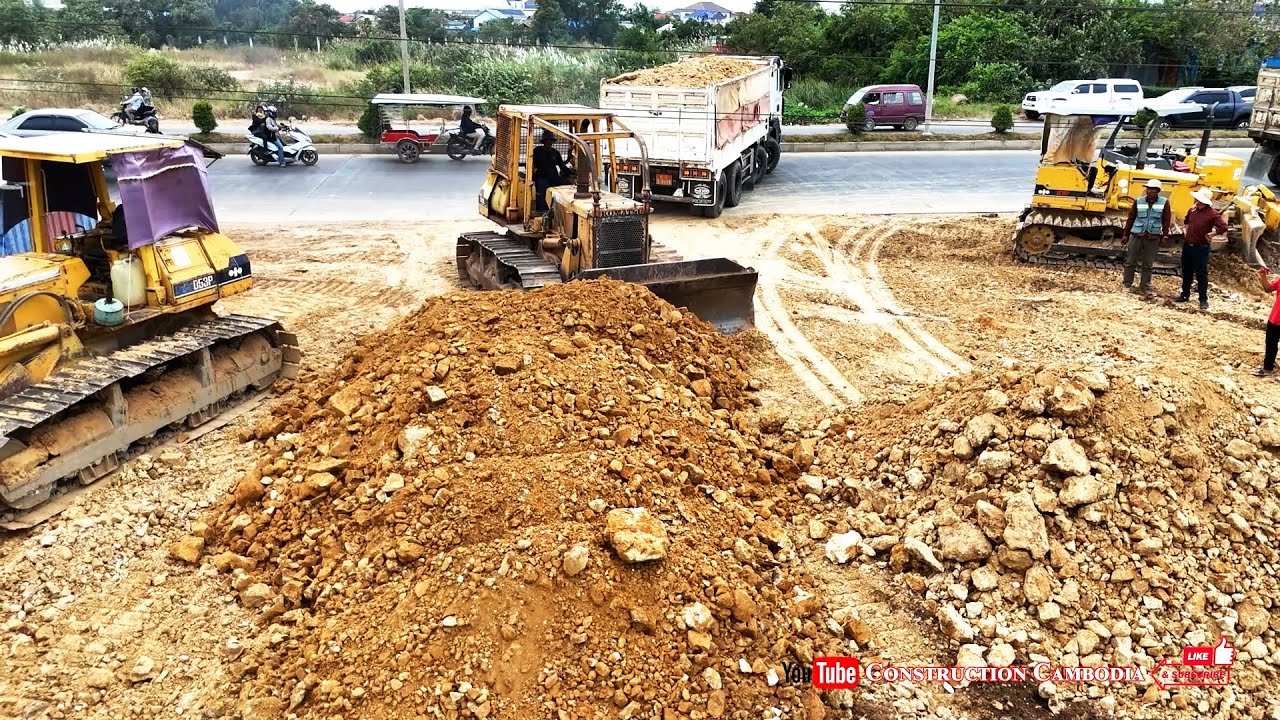 Best Teamwork Skilled Dozer Operator! Dump Truck Drivers Level & Fill Land For Solid Foundation