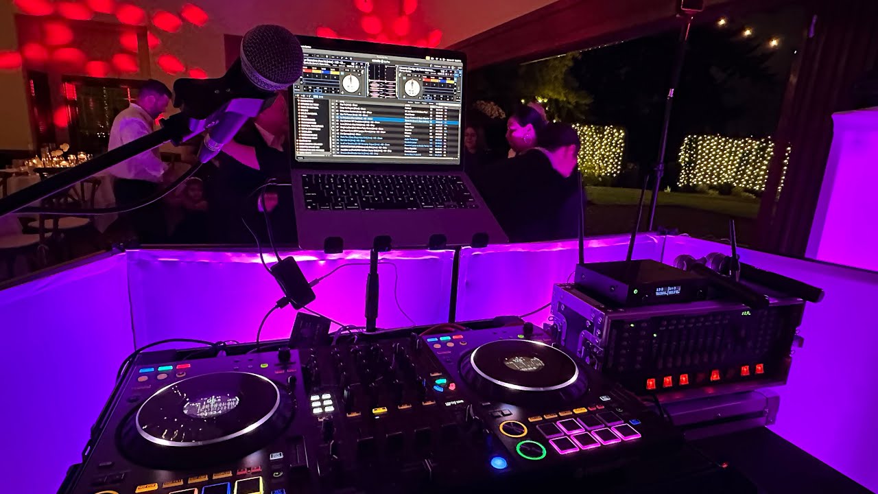 Set Up para quinceañera y Alternando con un trio norteño.