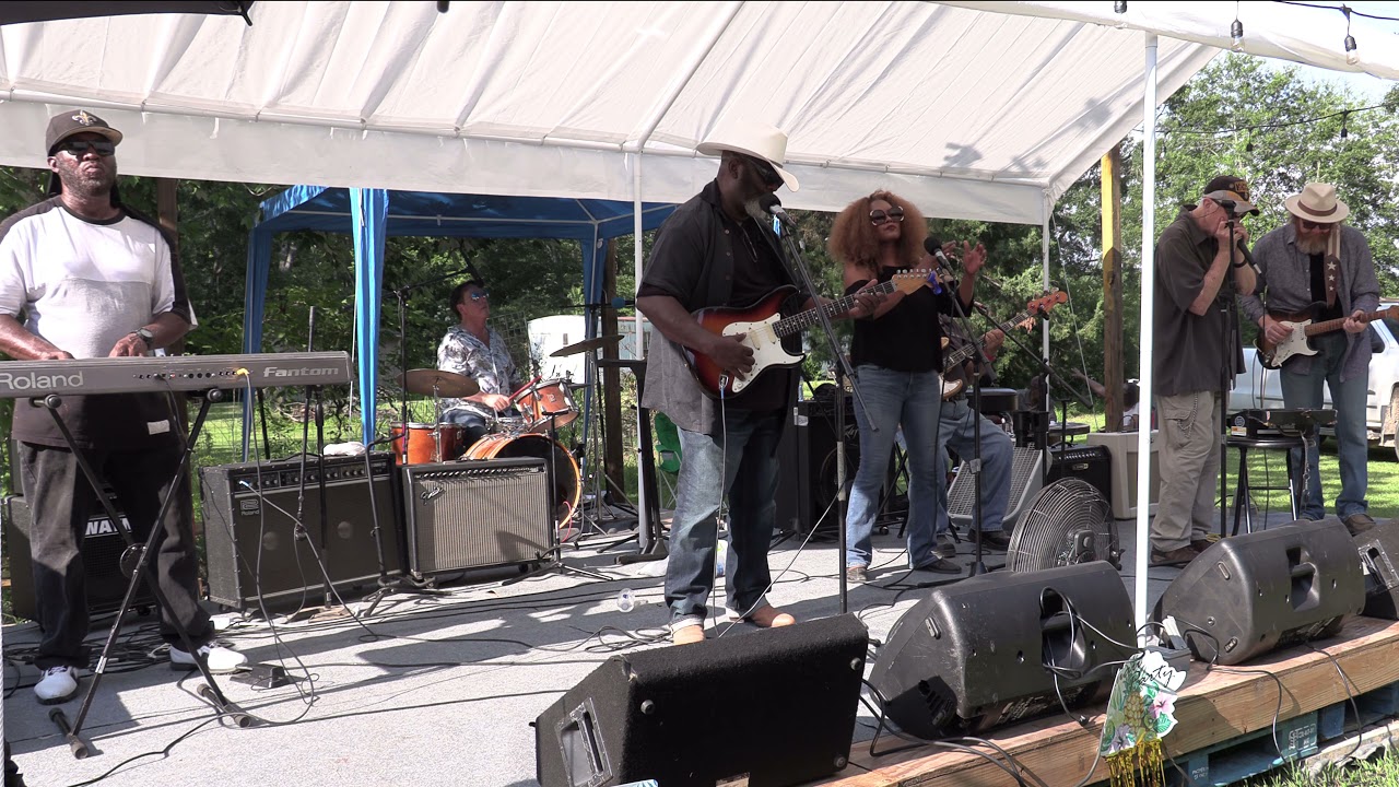 SMOKEHOUSE AND MAMIE PORTER AND THE BUT BUCKET BLUES BAND