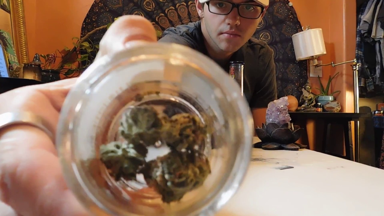 Bong Rip Sesh + Weed Clone in my closet!