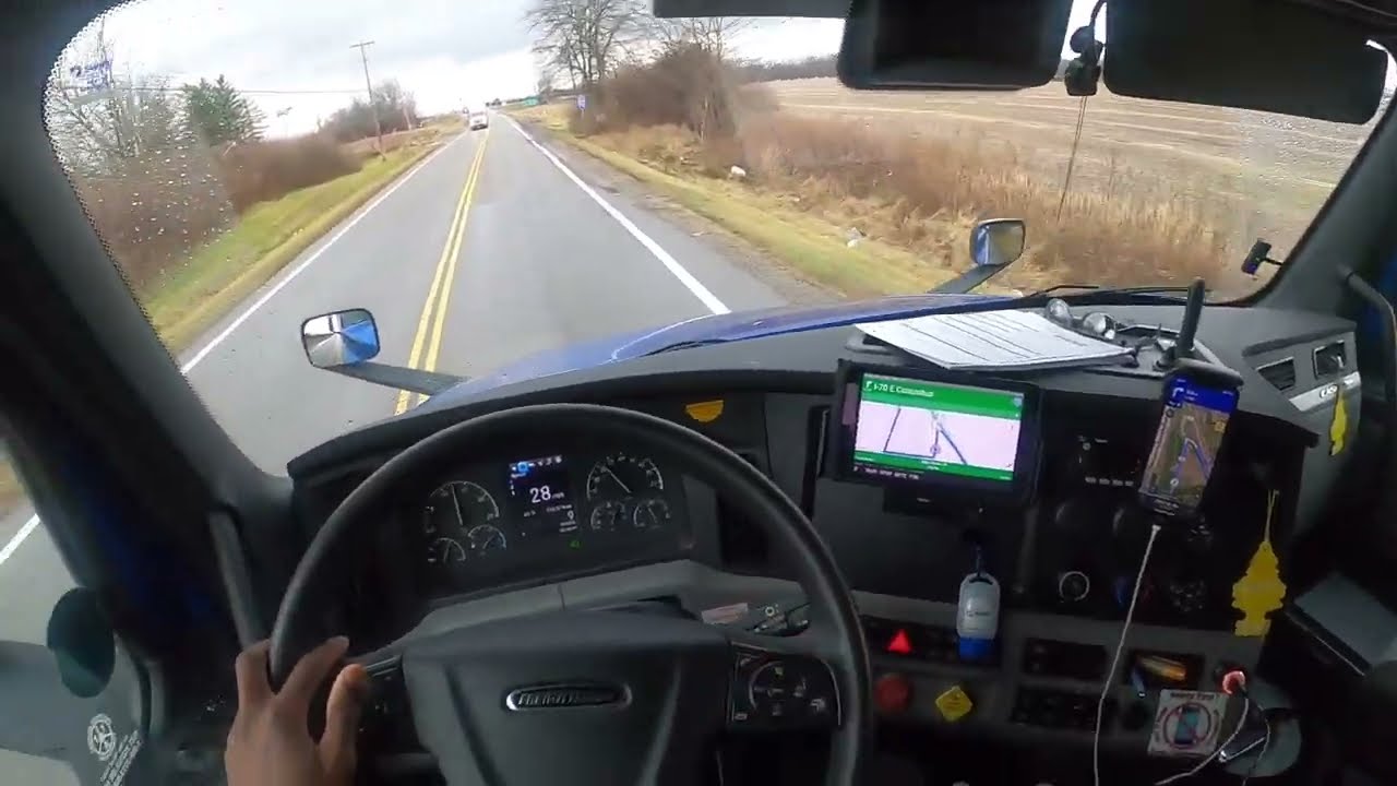 | POV | Bonehead trucker blocked the Fuel Island | Trucking Journey | SWIFT Transportation |