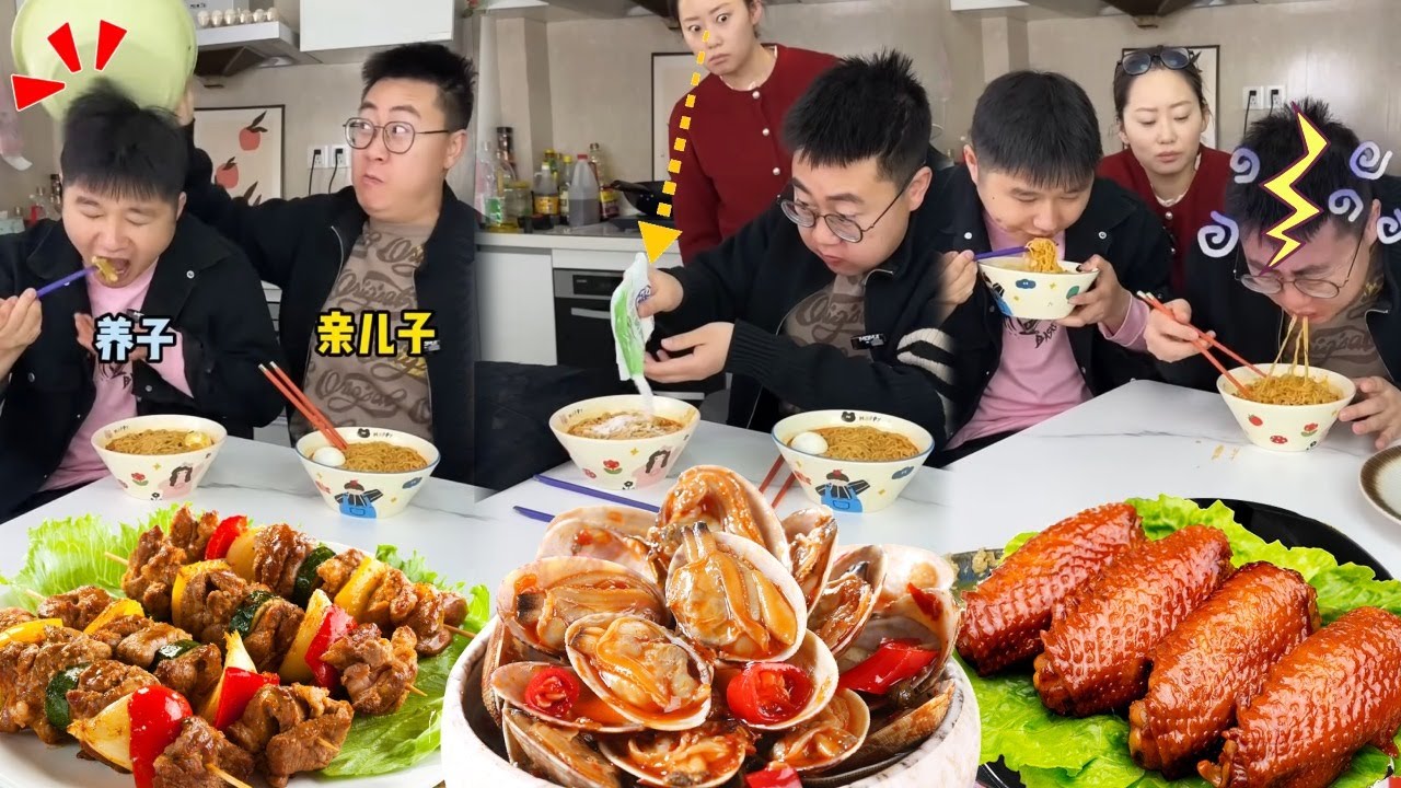 蠢哥哥欺负弟弟还趁机给弟弟加“佐料”整蛊，不料被妈妈看到全程，妈妈找机会调换位置，哥哥被逼着吃完最后辣到大气不敢喘！