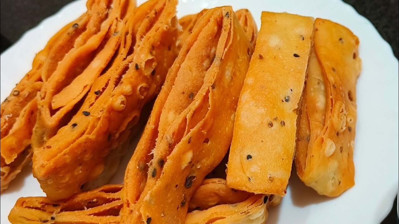 Crispy Layered Namak - Pare | Easy Snacks Recipe for Tea - Time | Khasta Namak Pare /Snaks Recipes |