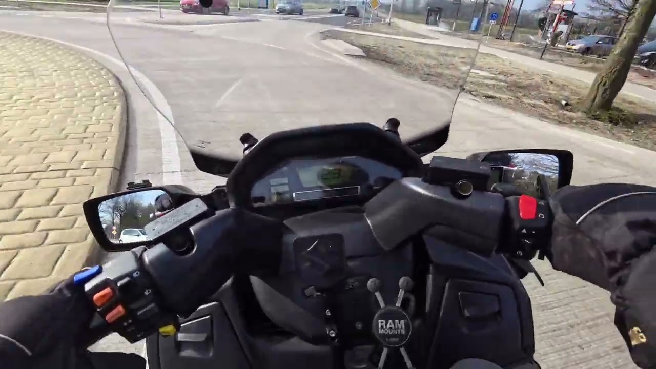 Suzuki Burgman 650First Ride 2025