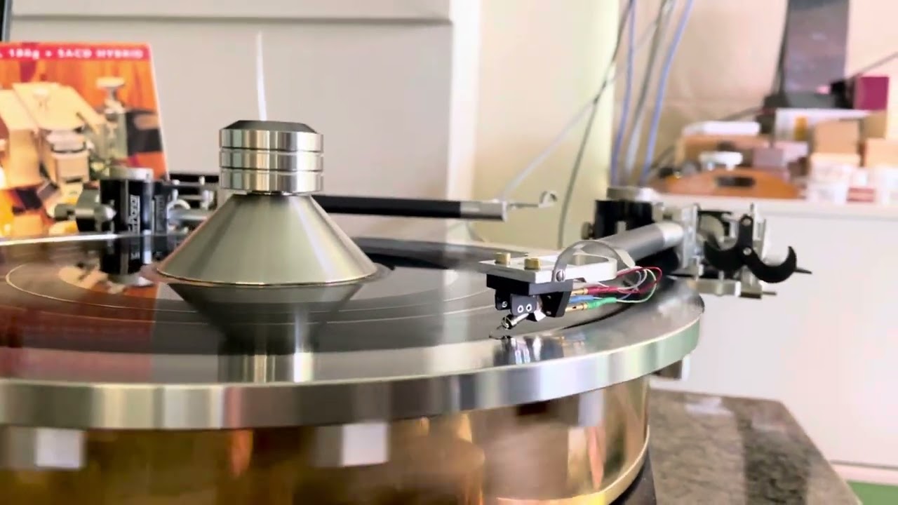 Wayne’s Audio “Master Signature” cartridge with Turntable Periphery Outer Ring and Record Clamp