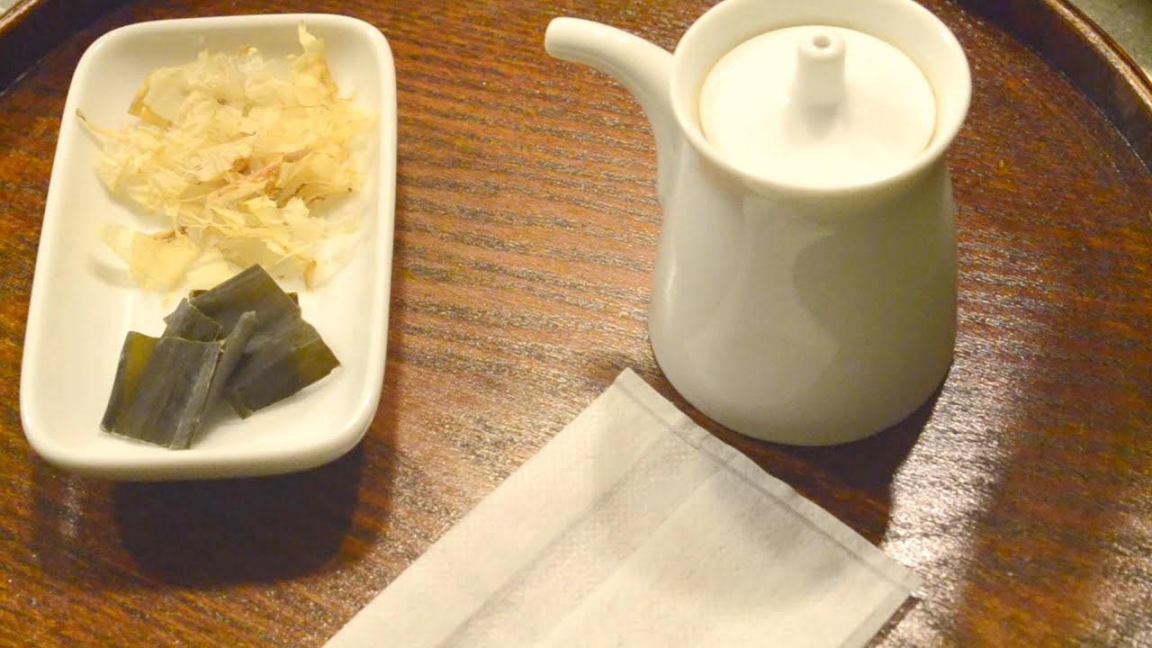 鰹と昆布のだし醤油の作り方　　How to make stock and soy sauce mixture