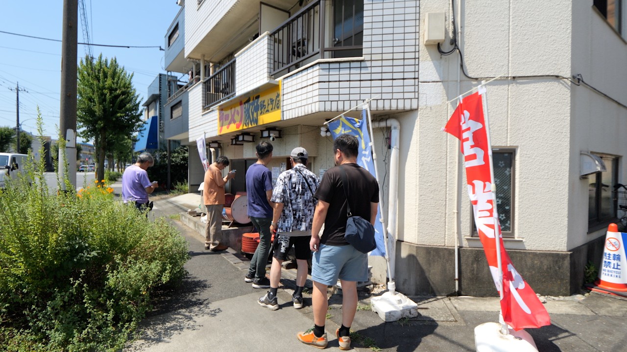 爆量２キロラーメン！二郎系なのに腰が低すぎる「豚好」の店主に密着