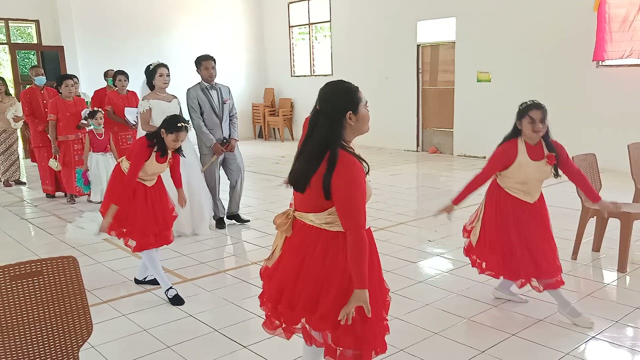 Tarian Pengiring Pengantin~CM IVA CHERISH GBI Tallunglipu
