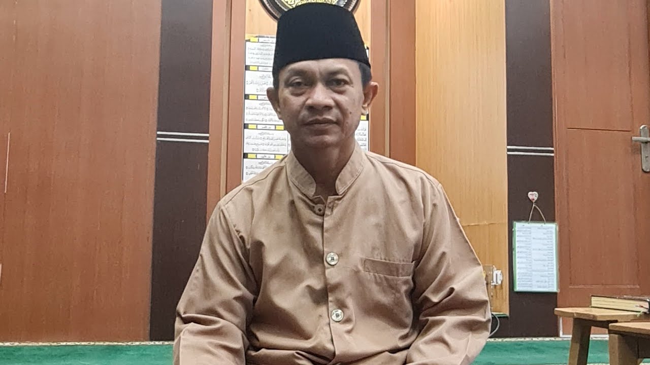 @musholla_Baitus_Salam. NGAJI MALAM AHAD:  Selalu Merasa diawasi oleh Allah. oleh Ust. Muhyiddin 