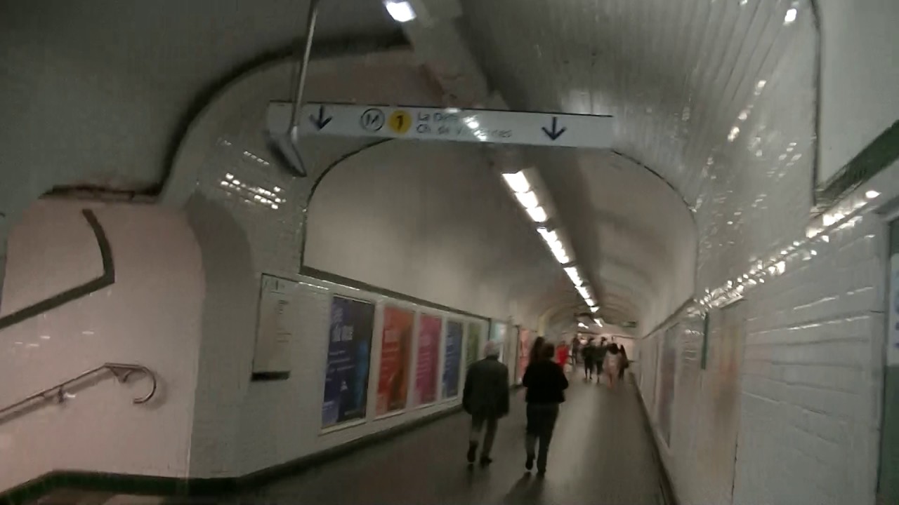 Metro 8 change M1 à Reuilly-diderot pour La défense