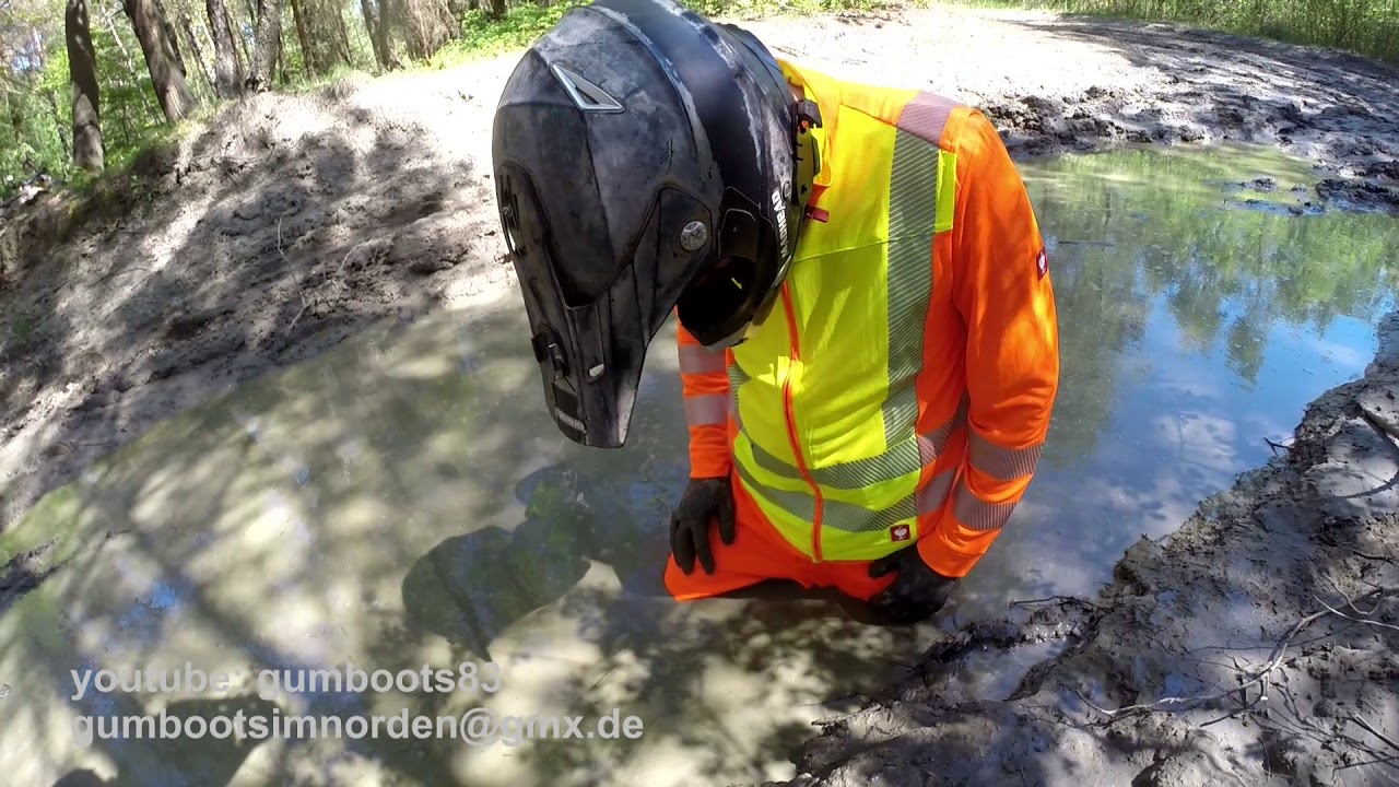 New Engelbert Strauss Motion 2020 Hiviz Gear in the mud
