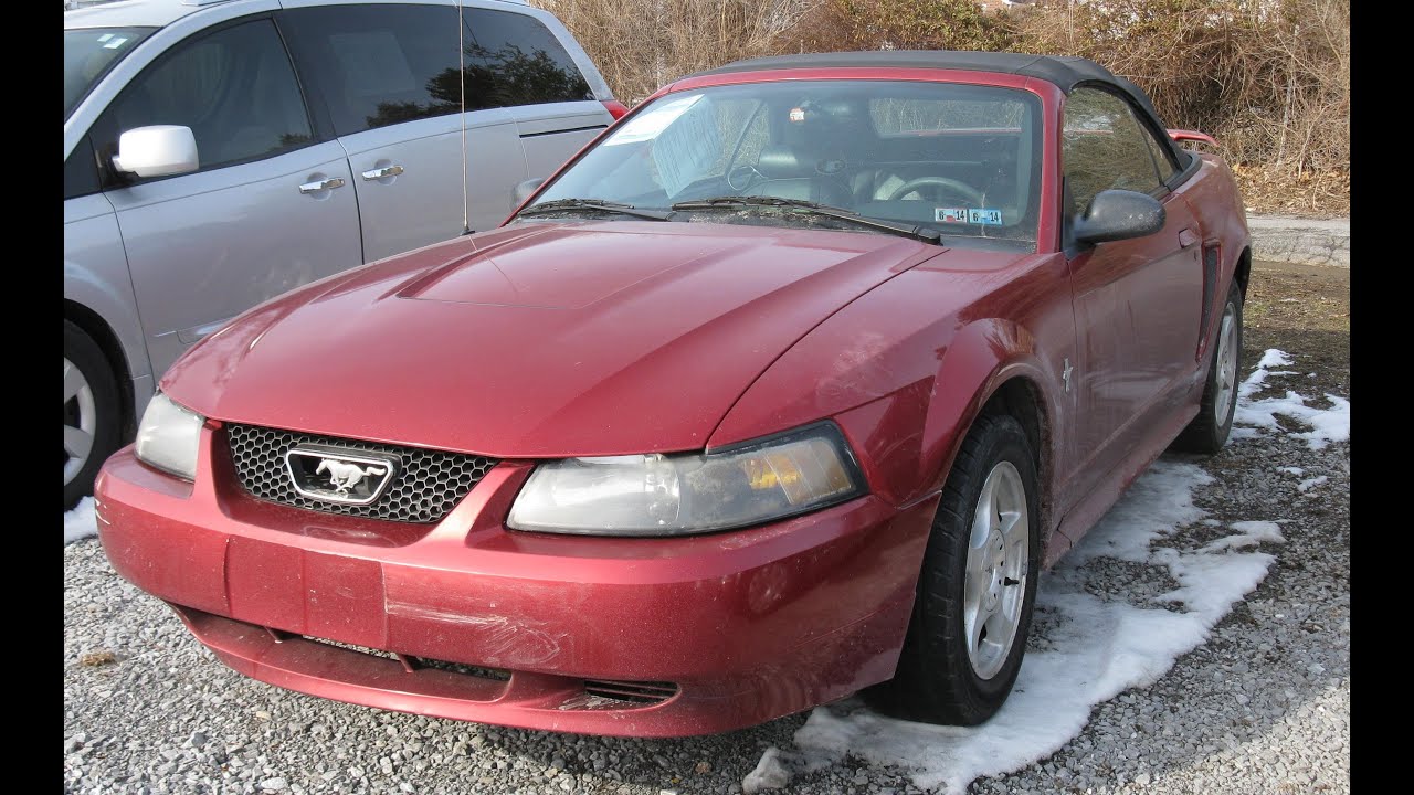 2003 Ford Mustang Convertible Start Up and Tour