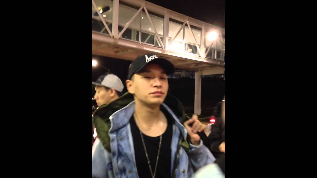 AOMG arriving to O'hare Airport at Chicago on 04-04-16