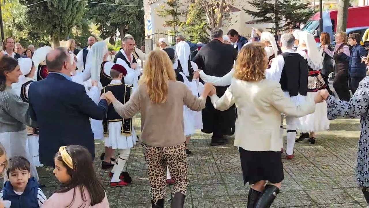 ΓΛΕΝΤΙΑ ΜΕ ΤΗΝ ΕΤ3 ΣΤΗΝ ΚΟΛΑΚΑ