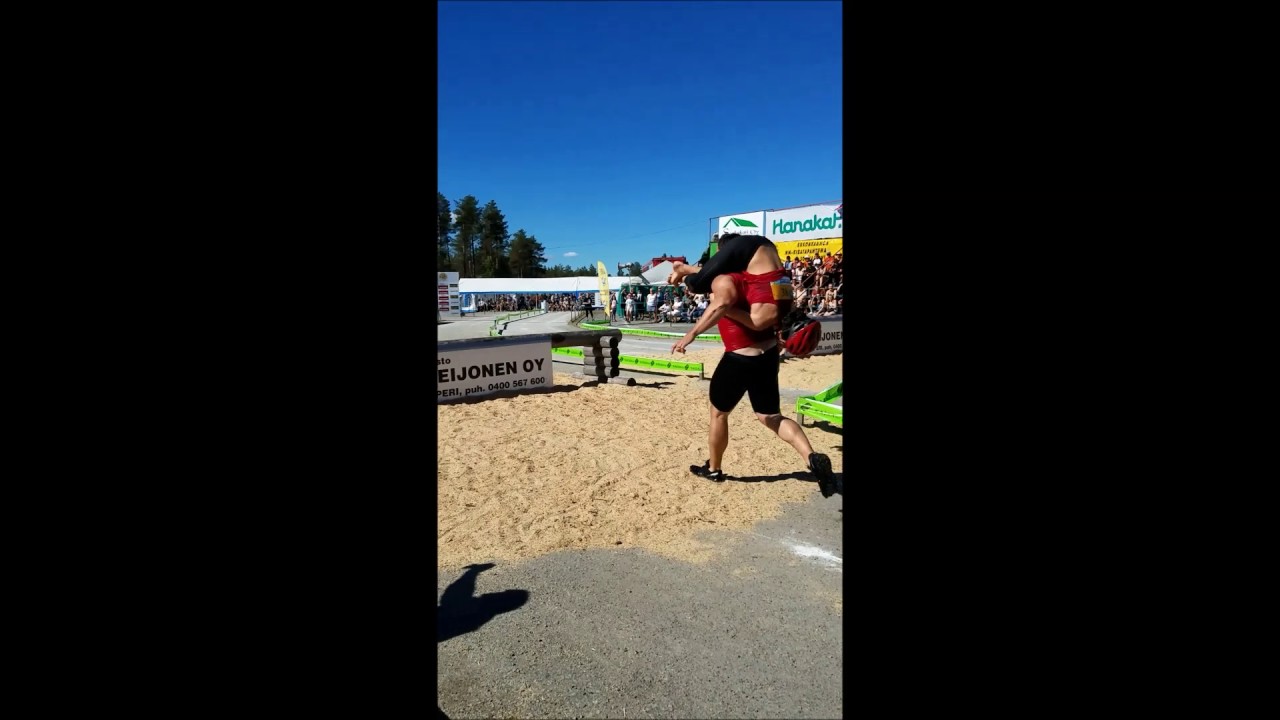 2017 World Wife Carrying Championships   Team Storey