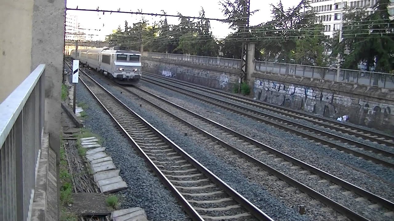 BB 60072 fret+6 trains TGV+12 trains ter &agrave; Lyon le 04/09/13