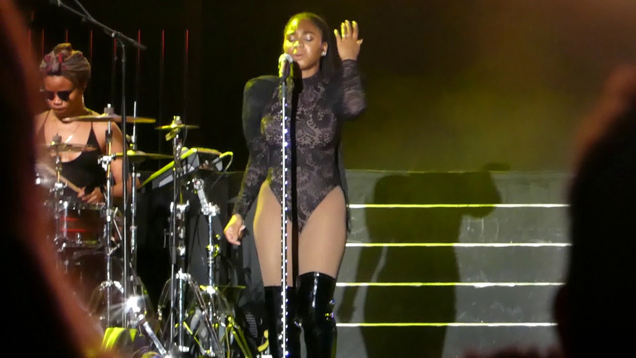 Deliver  - Fifth Harmony Live From Universal Mardi Gras 2018