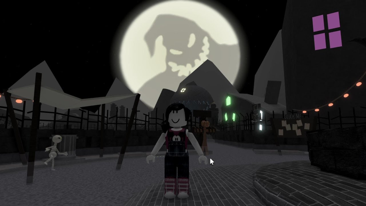 I visited Halloween Town on Nightmare Before Christmas in Roblox!!!