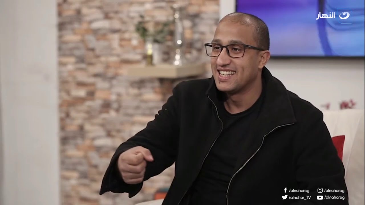 ما وراء البرنامج | مش هتبطل ضحك.. نقششة ساب الطب واتجه للإعلام