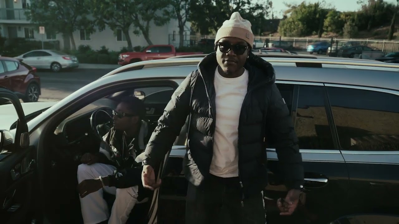 Guapelupe- Maybach Musyc ft. Billybadzz
