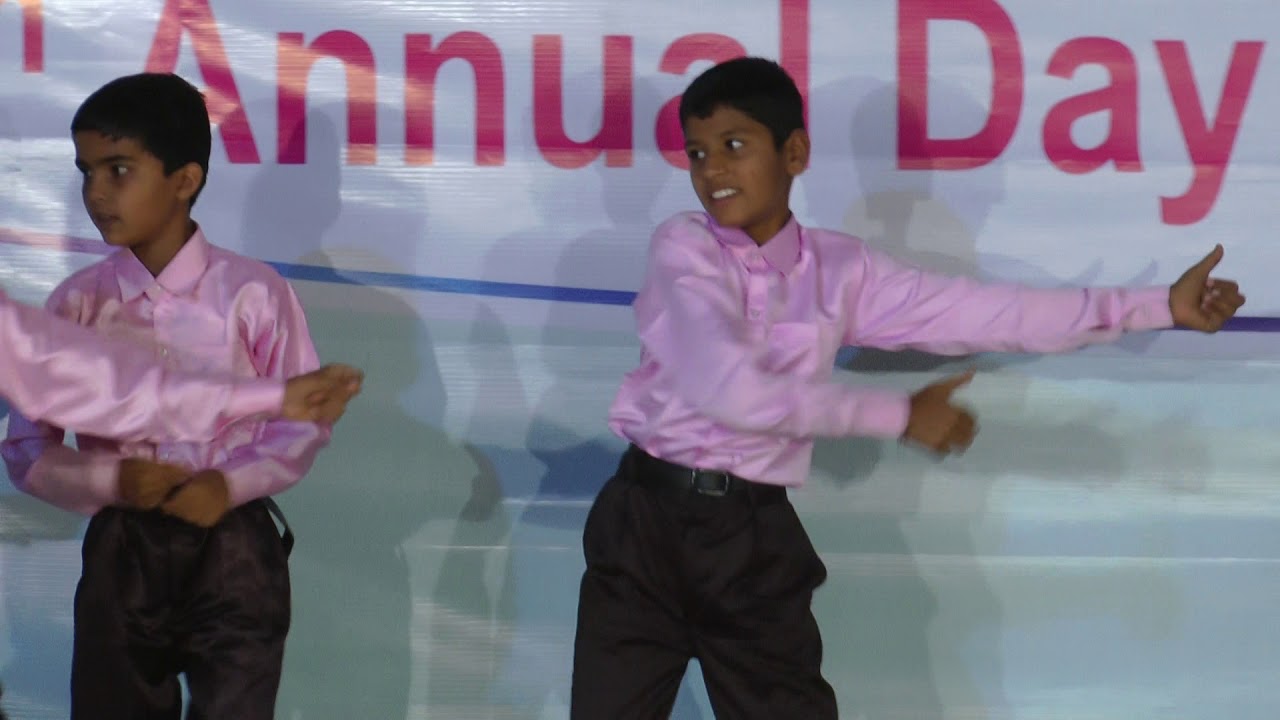 Damalelya babachi kahani - HD English Medium School Gathering Dance - 2017-18