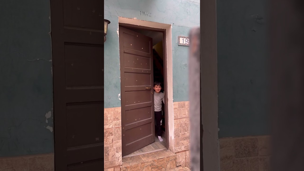 Pastor Rocha cobrando el diezmo