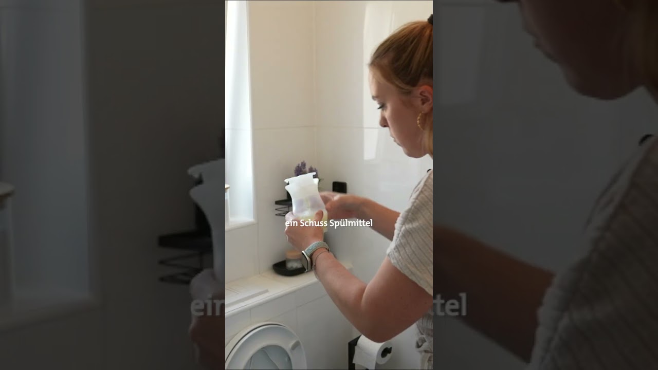 Blitzblanke Toilette mit DIY-Putzmittel 🚾😯 | Marktcheck SWR #shorts