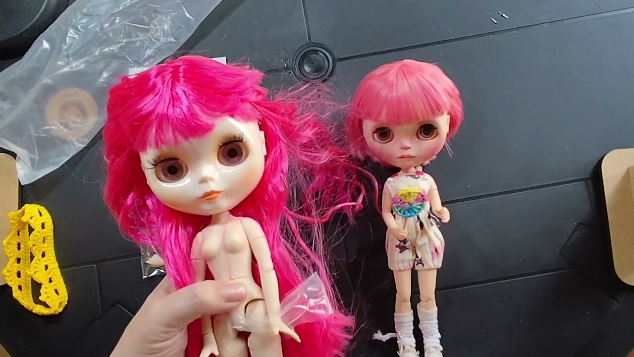Blythe original x Blythe TBL (falsificada)