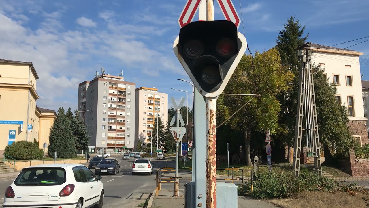 Vasúti átjáró - Komló, Pécsi út / Hungarian train level crossing