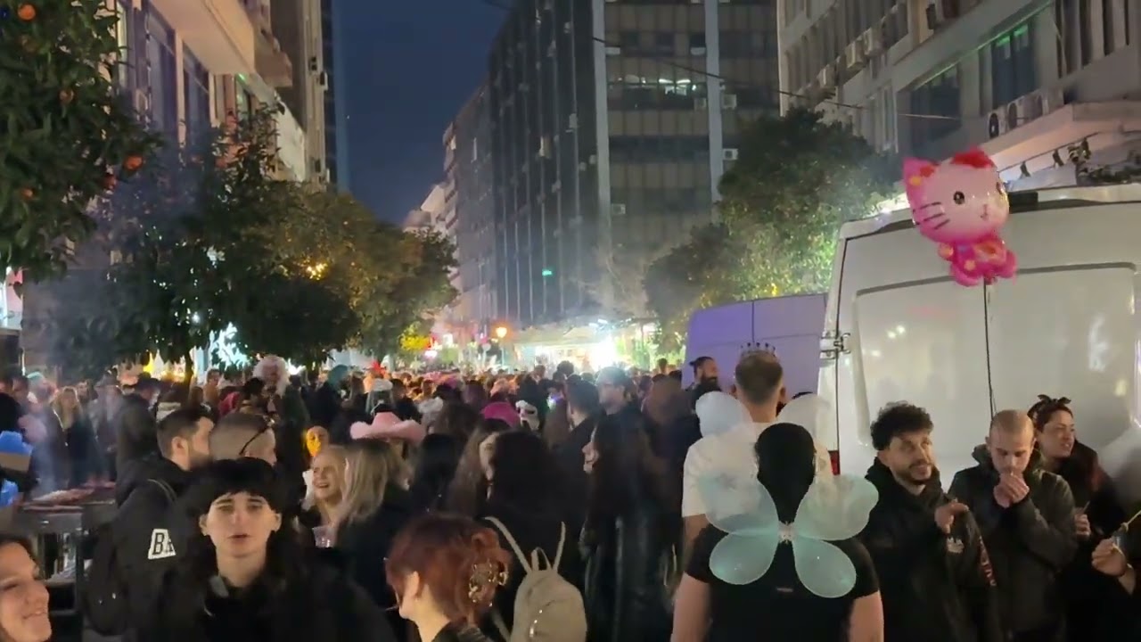 Τσικνοπέμπτη: Το αδιαχώρητο στους δρόμους της Θεσσαλονίκης 