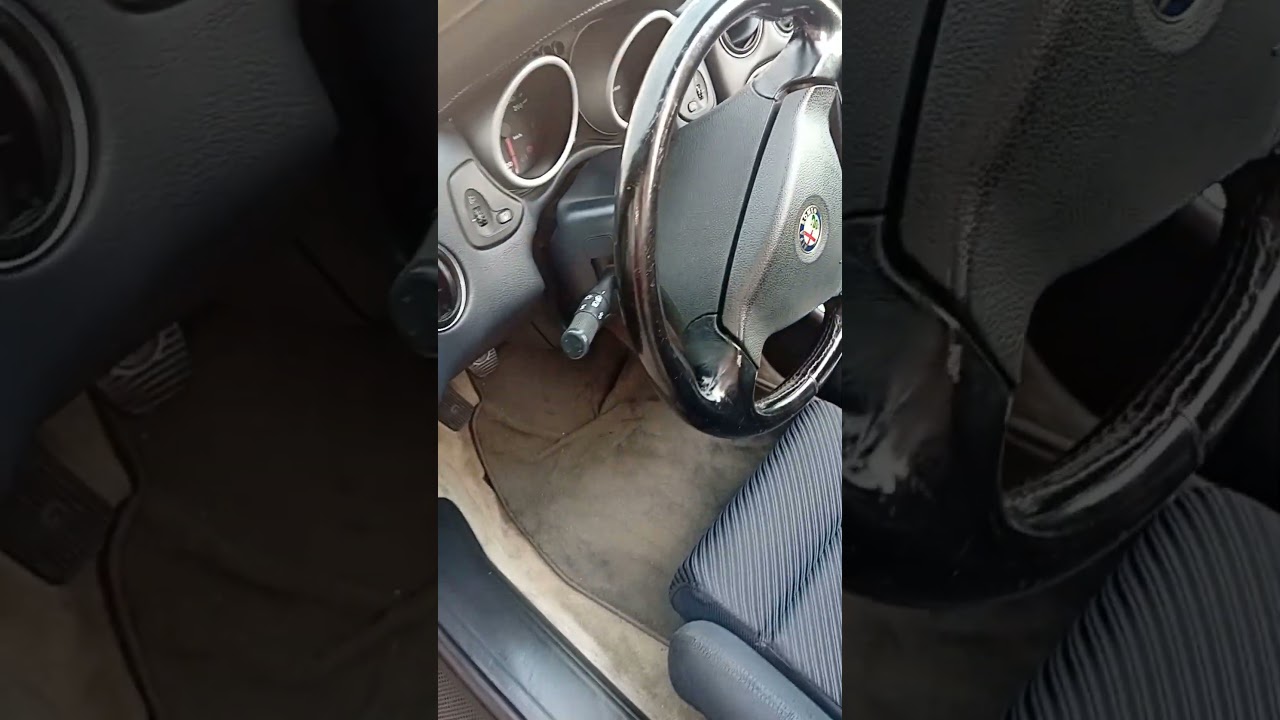 interni di una spendida Alfa Romeo GTV Spider 1.8i 16V Twin Spark anno 2001 #linkmotorsborgoveneto