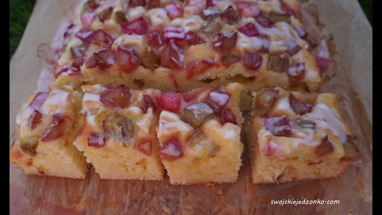 Ciasto maślankowe z rabarbarem -szybkie i proste, idealne do niedzielnej kawy #rabarbar #ciasto