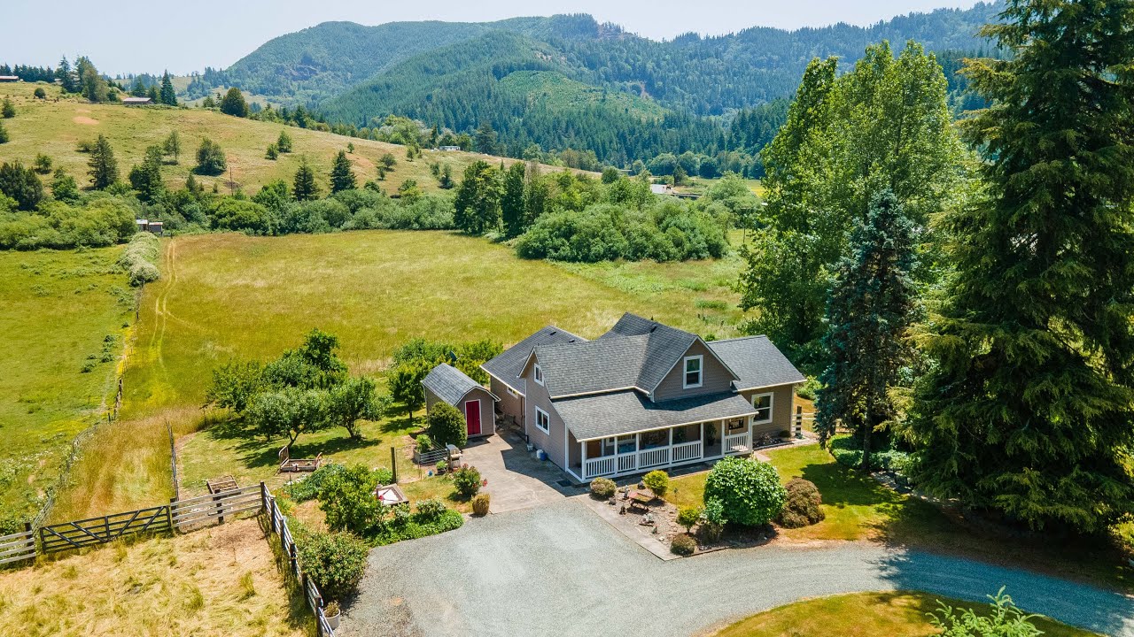 96863 Sitkum Ln, Myrtle Point, OR 97458