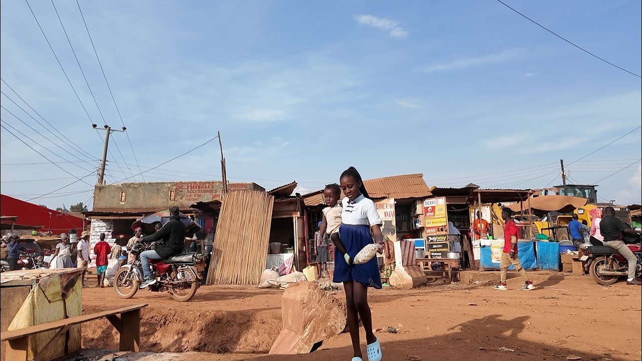 My walk deep inside a Humble neighborhood in Africa Kampala city - Bunga
