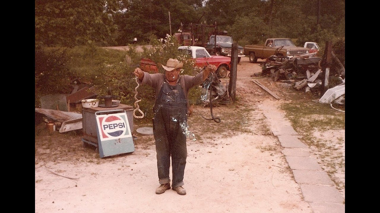 Rocking Chair Society - Bud Dunn's Wahoo Cat #Family Stories