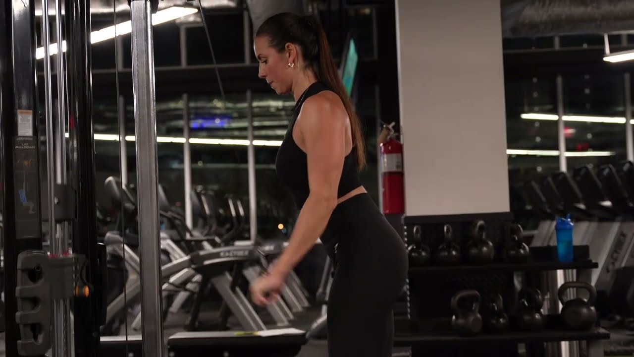 Cable Tricep Pushdown / Tricep Exercise