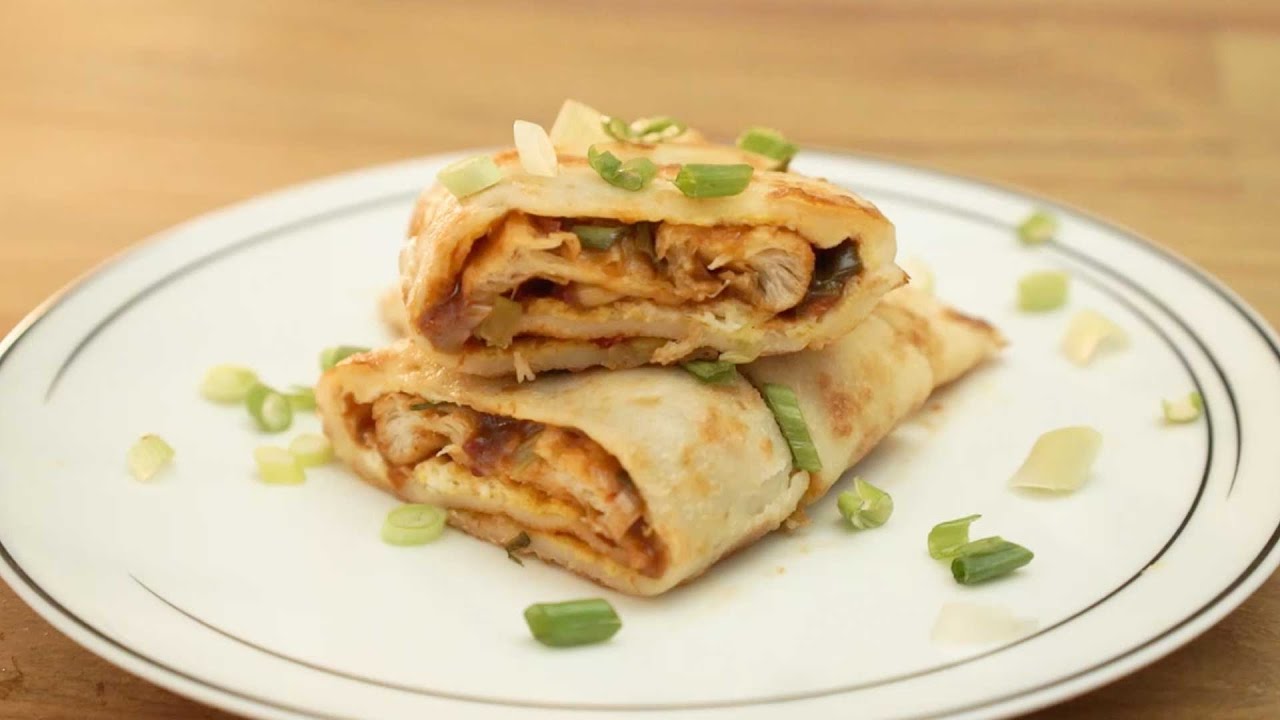 Jianbing 煎餅 Chinese Breakfast Crepes