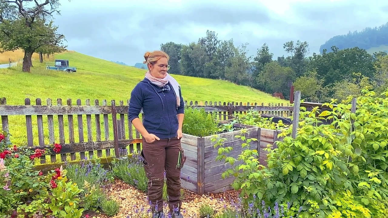Anina Marbot f&uuml;hrt durch ihren Bauerngarten