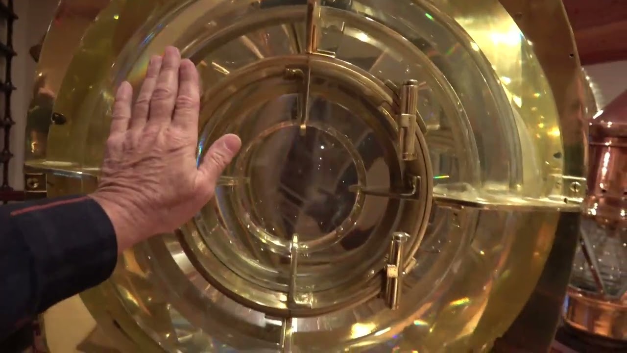 1895 CHANCE 4TH ORDER FLASHER FRESNEL LIGHTHOUSE LENS