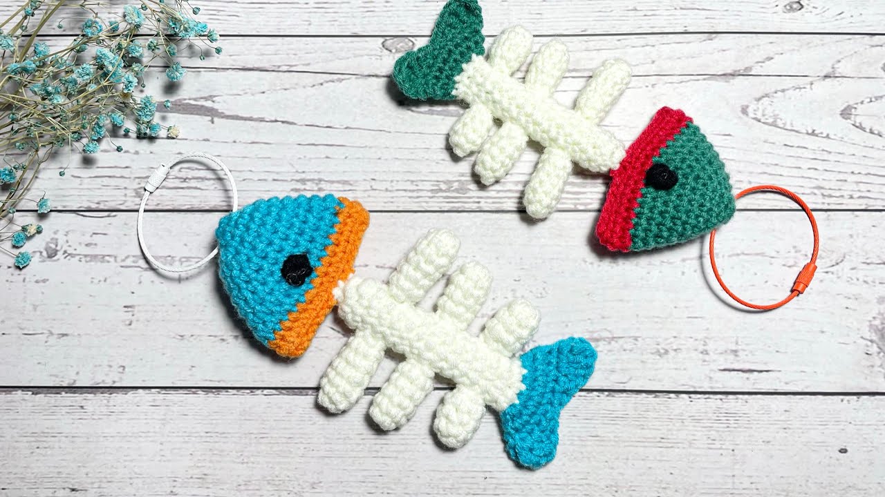 Crochet, cute fishbone pendant | diy key Chain