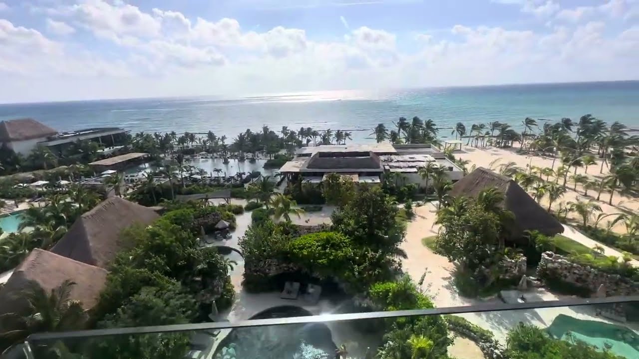 Preferred Club Junior Suite Ocean Front at Secrets Moxche