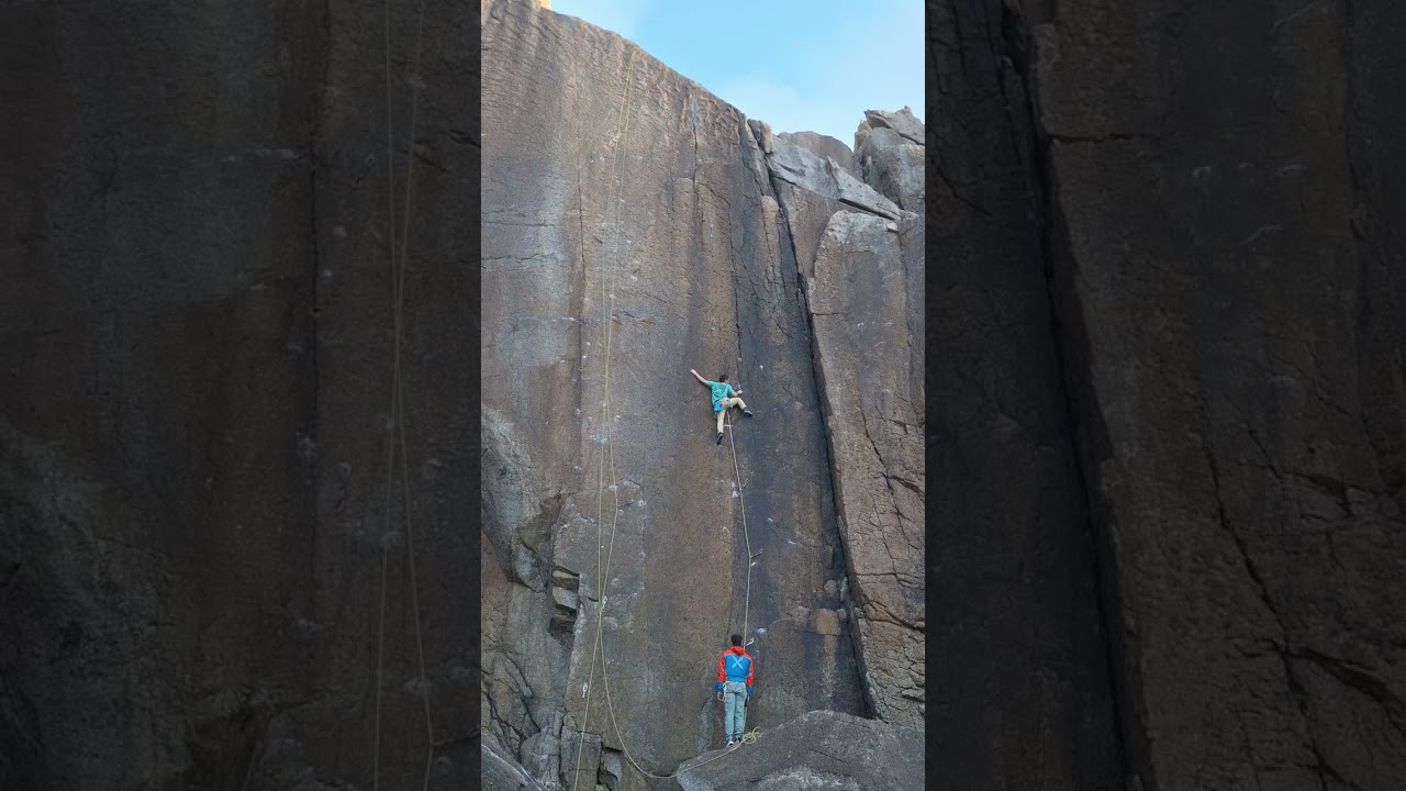 La máscara 🎭 (7a+/b). Cabo Prior, Kioma #escalada #climbing 