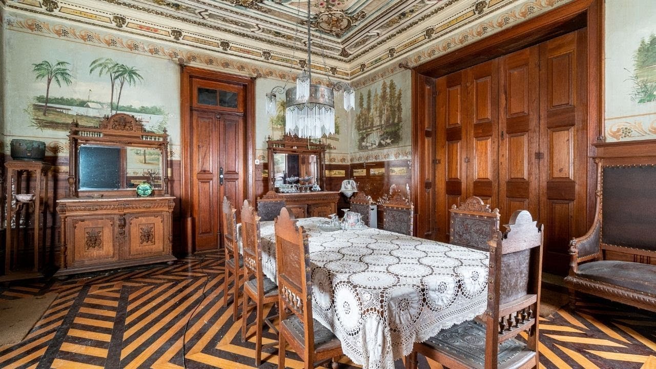 Look Inside an Abandoned Portuguese Palace From The 1800s