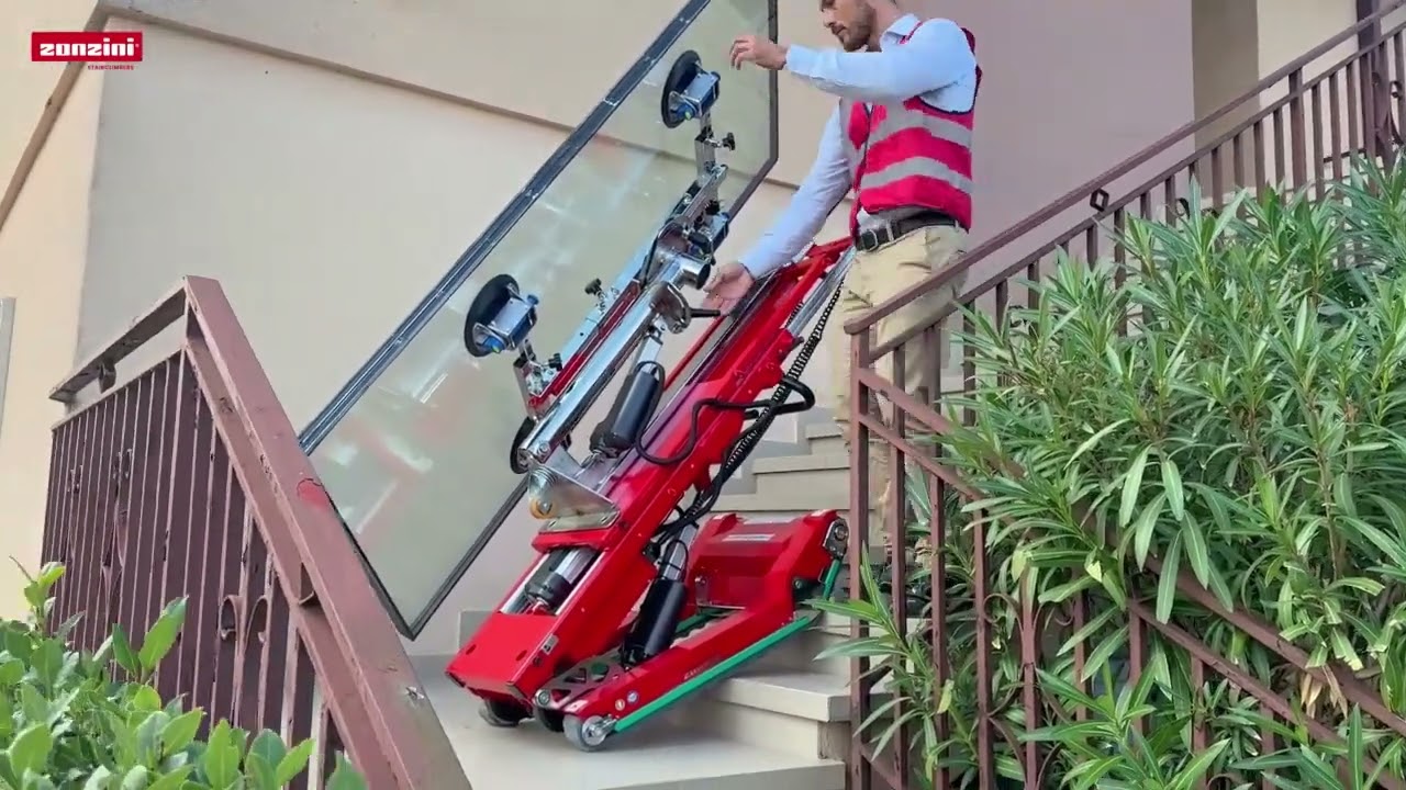 Transporting glass on stairs with Skipper Lift - GL