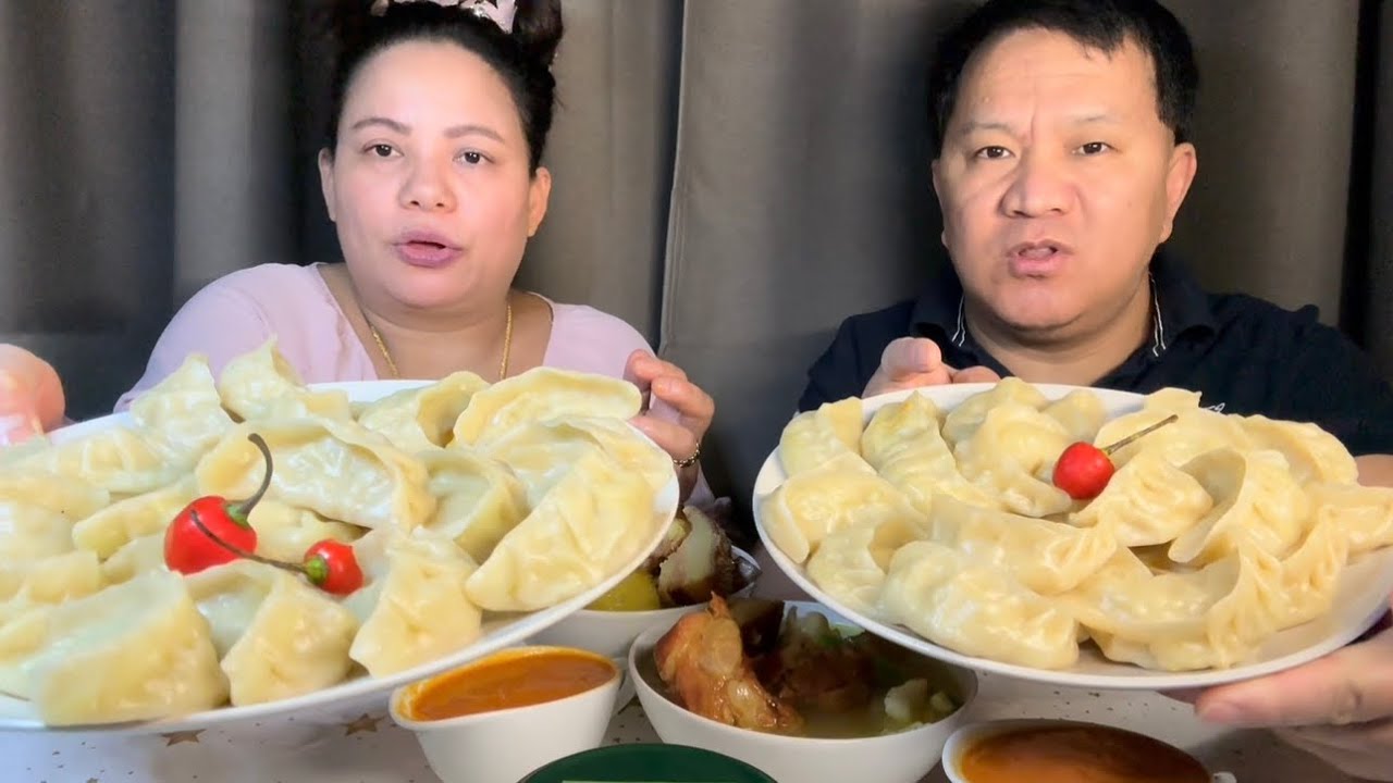 Wow Pork Momo आनि pork को हड्डीखुड्डीको mit soup अनि पिरो🔥🔥 खोर्सनी  टमाटरको चटनी सरै दामी भो🙏