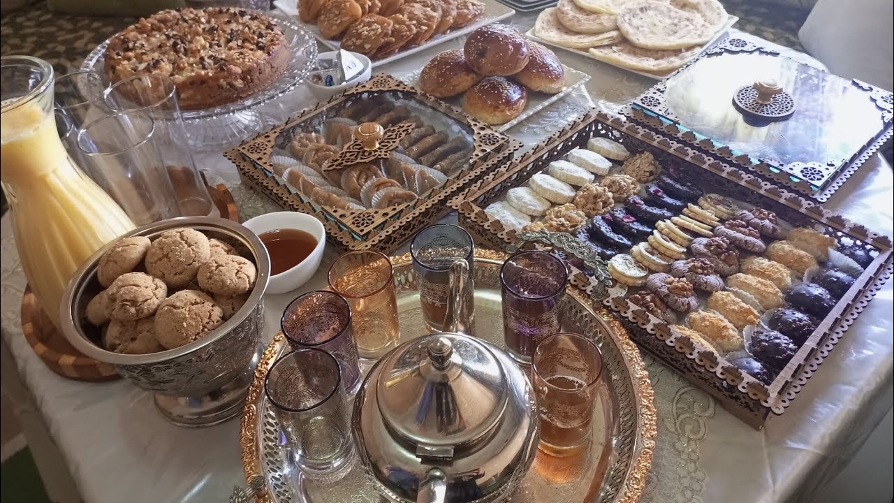 شاركت معاكم أجواء عيد الفطر السعيد أعاده الله علينا وعليكم بالخير واليمن والبركات .